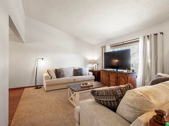 3rd image of 902 Iron Rd