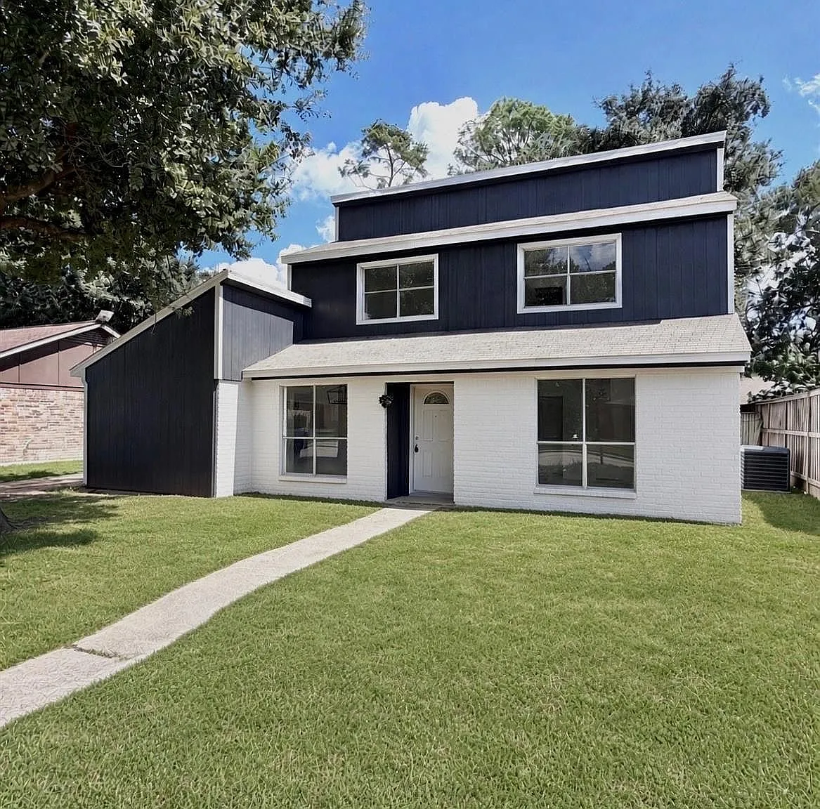 Updated 4-Bed Home, Big Backyard, 2-Car Garage, Minutes from Hardy Toll Rd — Photo 2