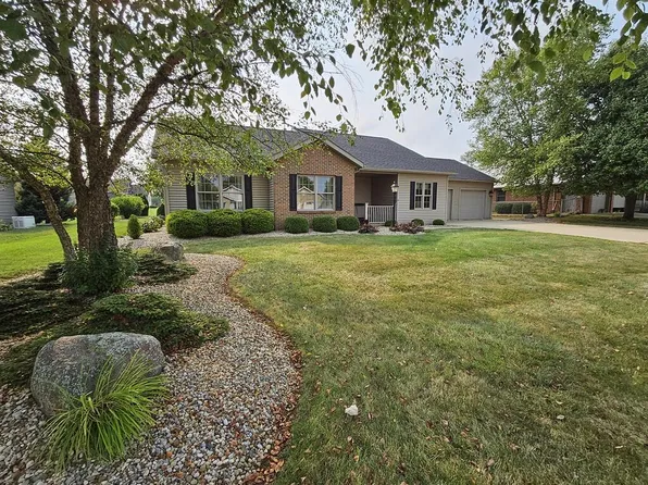 1103 Hillcrest Dr, Bucyrus, OH 44820