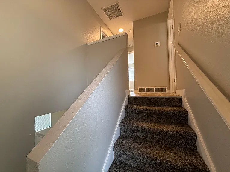680 E Malibu Dr — Photo 4