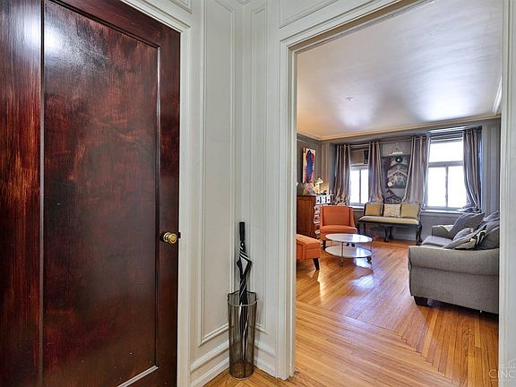 4th image of 3900 Rose Hill Ave Unit 305A