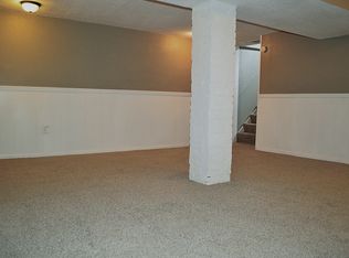 402 Arcadia Ct, Fort Wayne, IN 46807