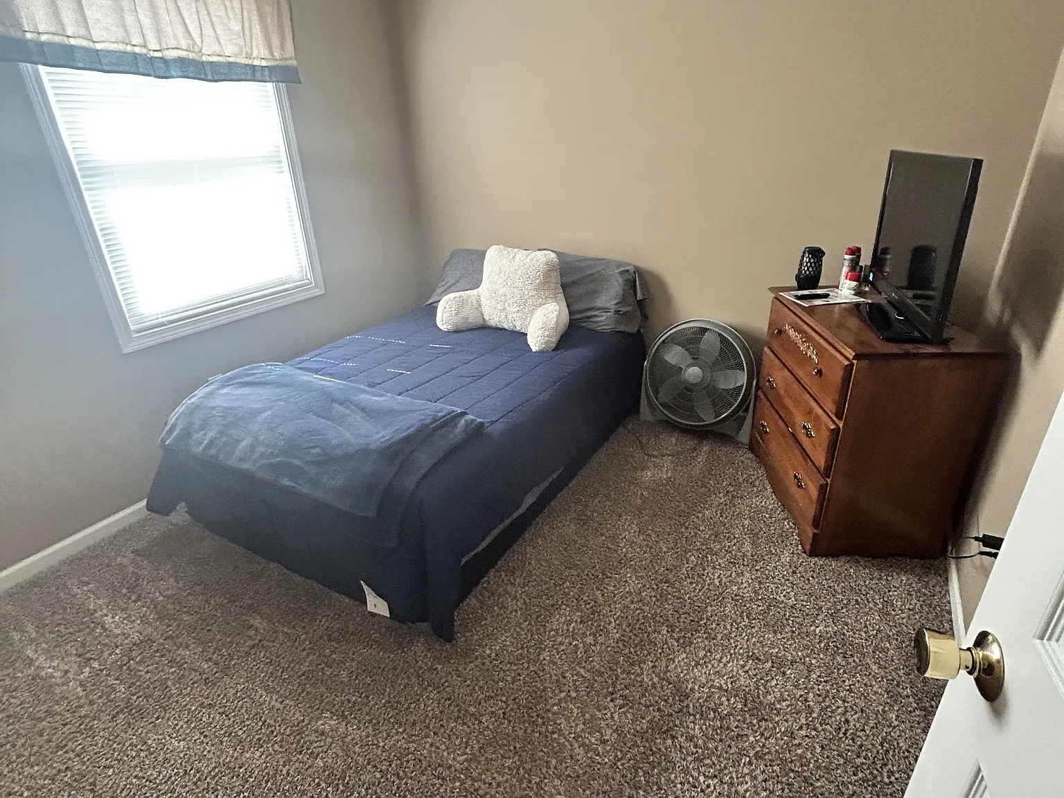 603 Dianne Lane - B — Photo 3