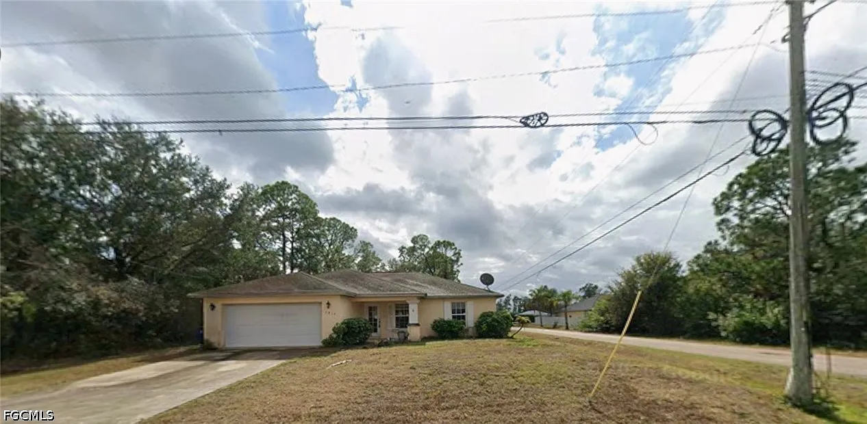 3 bed, 2.0 bath, 1472 sqft, $2,000 — Photo 1