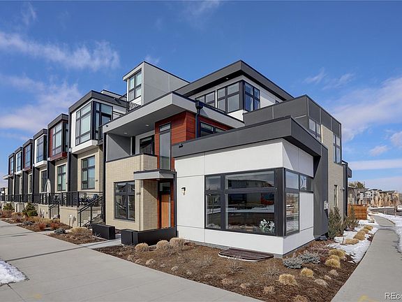 4th image of 6949 E Lowry Blvd