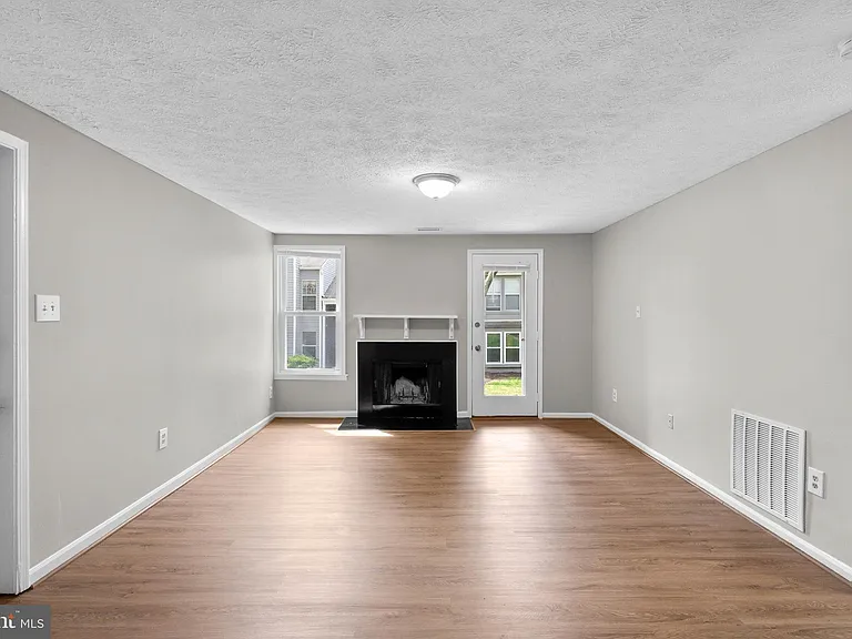 3925 Greencastle Rd #103 — Photo 6