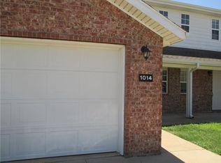 1014 Oakwood Ln, Centerton, AR 72719