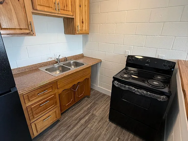 626 Power St — Photo 16