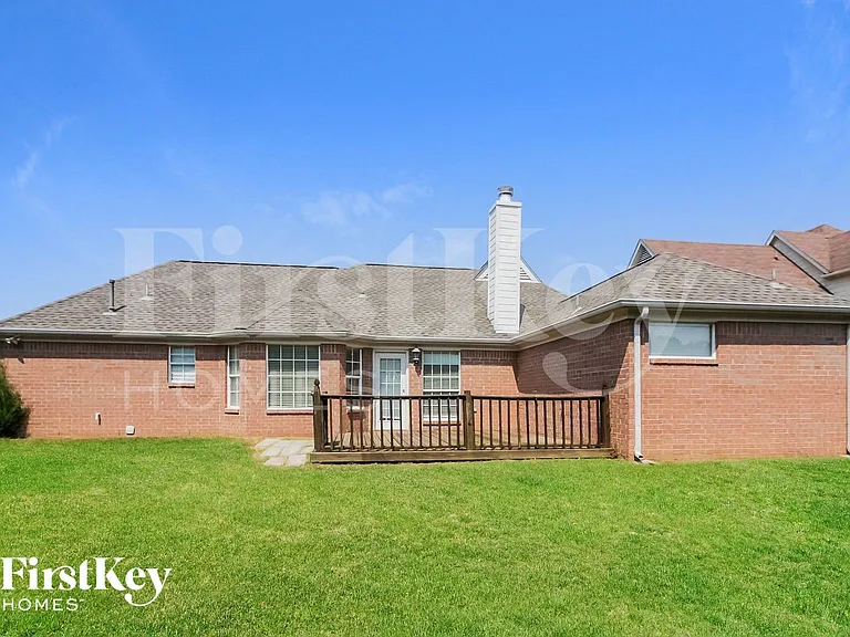 10257 Green Moss Dr N — Photo 14
