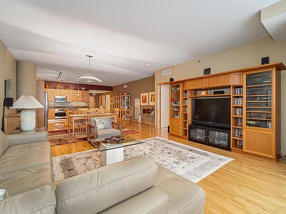 2nd image of 215 10th Ave S Unit 718