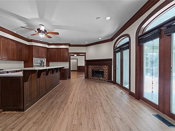 5th image of 4700 Crestwick Ct