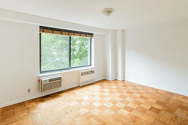 Rented by Halstead Real Estate | media 15