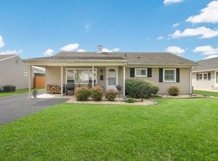 712 Austin Dr, Fairless Hills, PA 19030