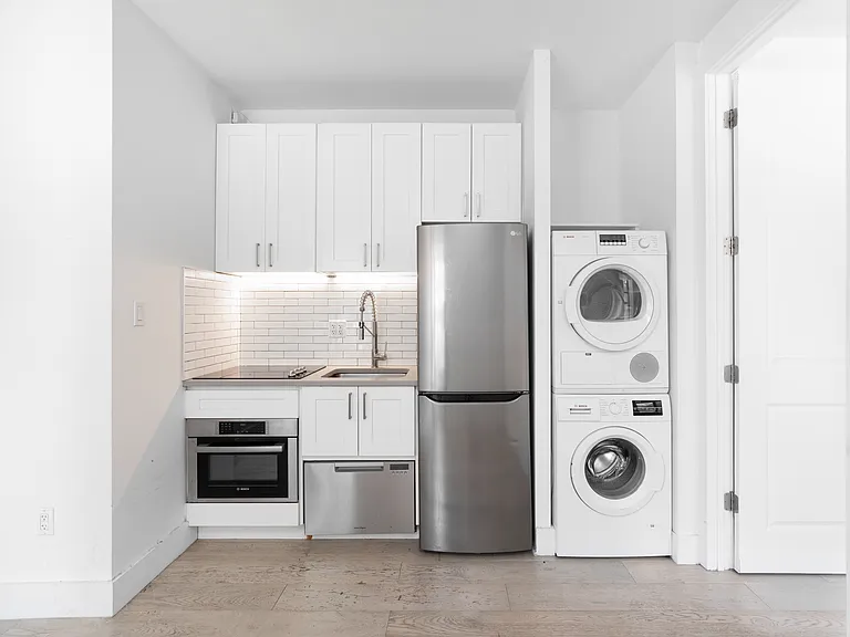 47 E 7th St #B4 — Photo 5