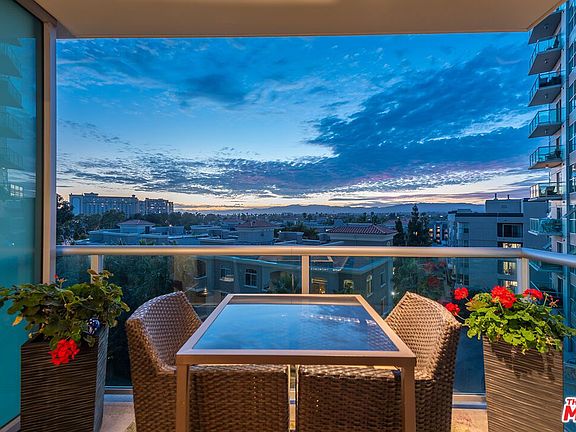5th image of 13700 Marina Pointe Dr Unit 610