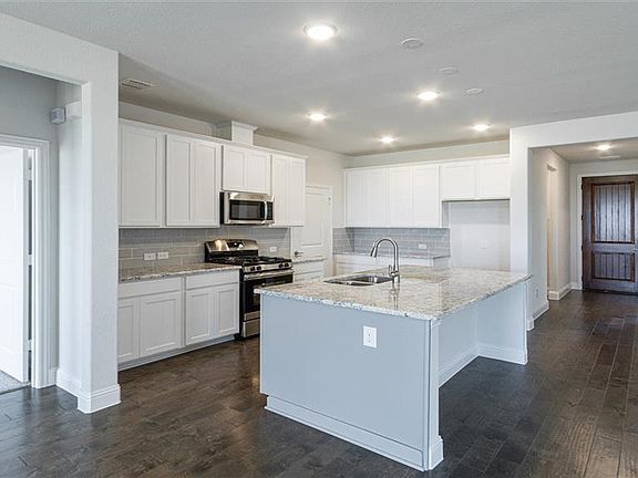 5th image of 3021 Sunnyside Dr