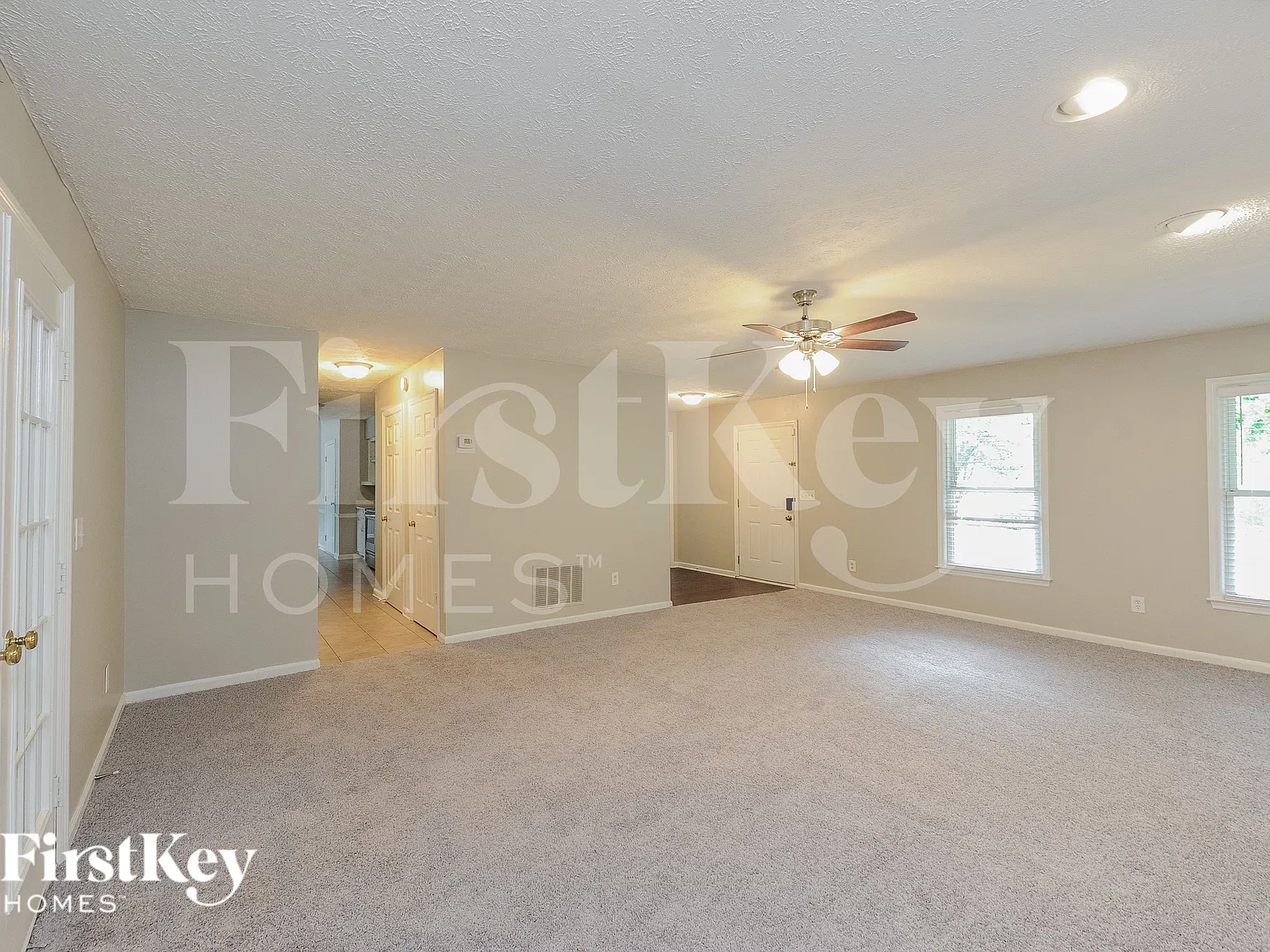 3 bed, 2.5 bath, 2800 sqft, $2,980 — Photo 4