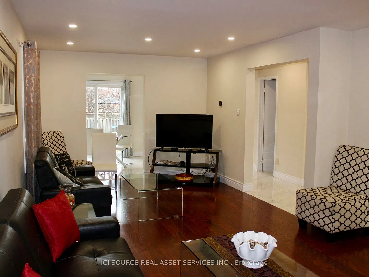 3 bed, $3,500 — Photo 3