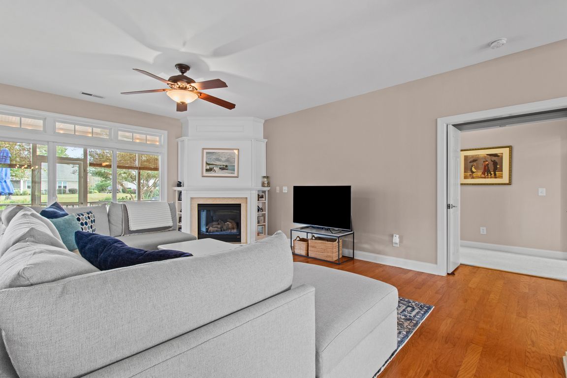 next background image