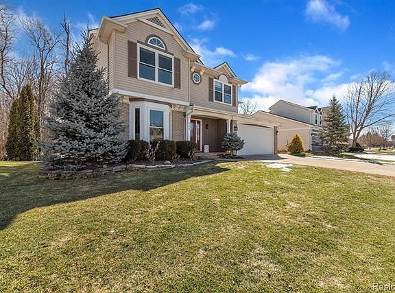 2nd image of 956 Oak Creek Dr