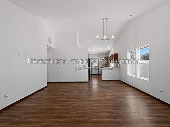 4th image of 10326 W Salmonberry Rd