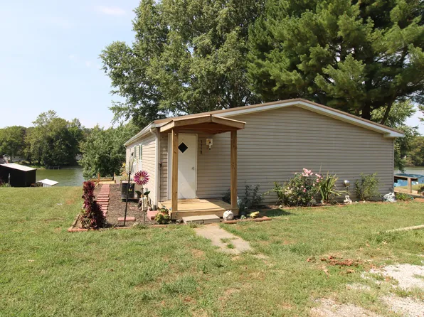 3358 Blynshire Cir, North Vernon, IN 47265