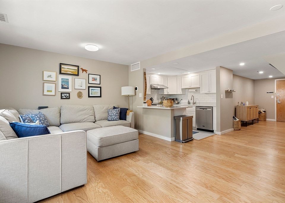 1st image of 376 Commercial St APT 2B