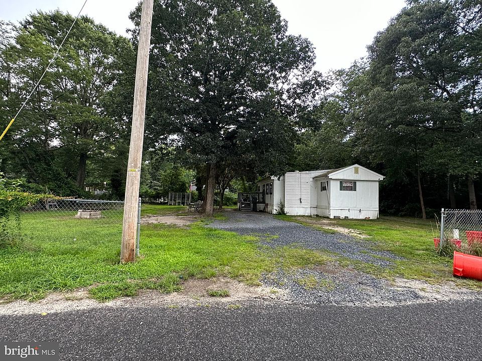2nd image of 348 Evergreen Rd