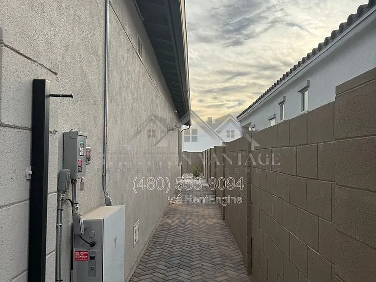 6132 S Veneto — Photo 100