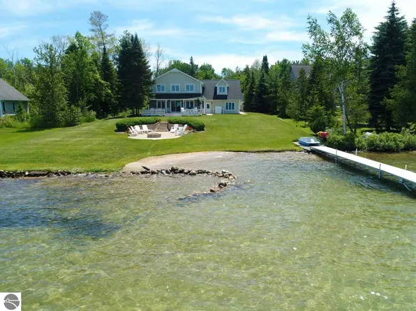 10561 Shore Dr, Williamsburg, MI 49690
