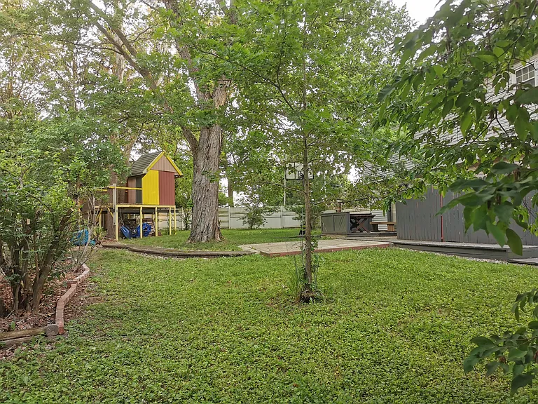 49 Edgewood Ct — Photo 4