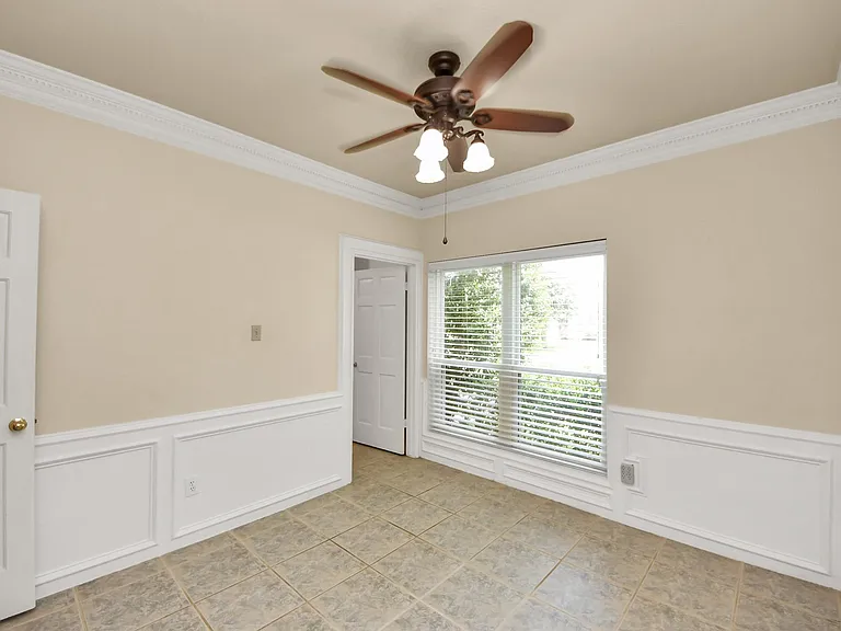 10503 Great Plains Ln — Photo 8