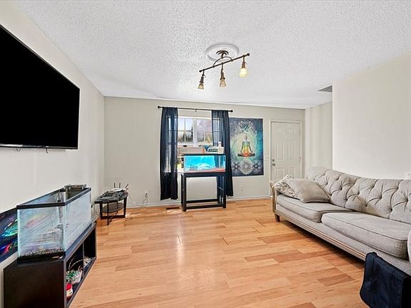4th image of 900 Cascade Dr