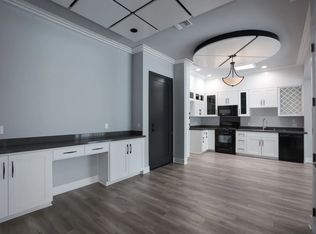 11743 Goshen Ave #102, Los Angeles, CA 90049