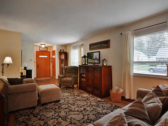 5th image of 105 Orchard Dr