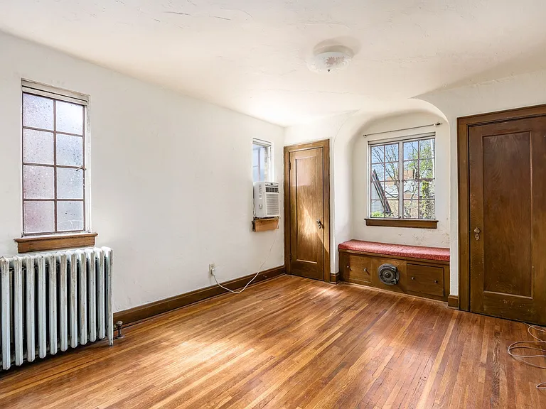 306 King Ave — Photo 12