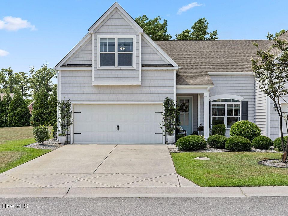 1st image of 636 Cambeck Drive SE Unit 1