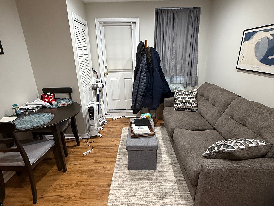 1st image of 220 Hanover St APT 4