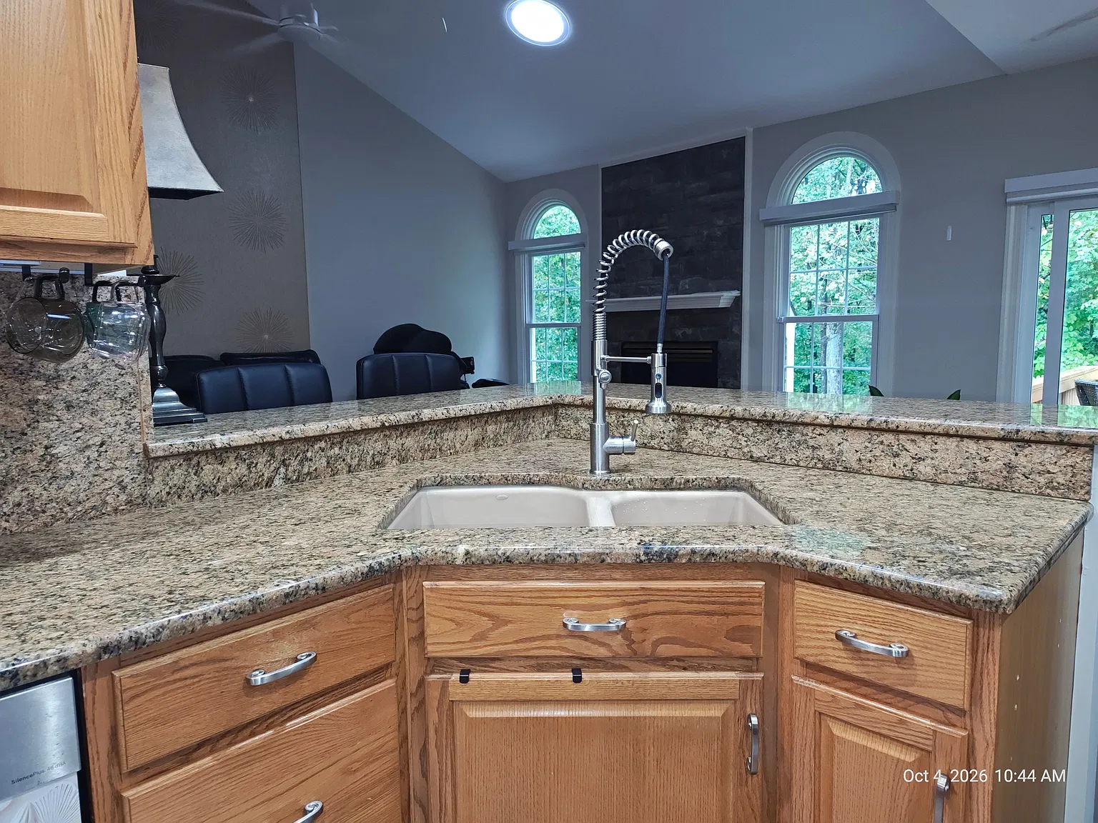 4 bed, 3.0 bath, 4156 sqft, $4,200 — Photo 4