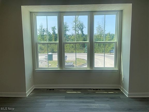 5th image of 1373 Chateau Pl
