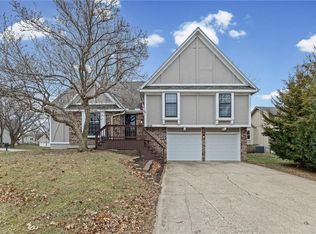 1925 E 153rd Ter, Olathe, KS 66062