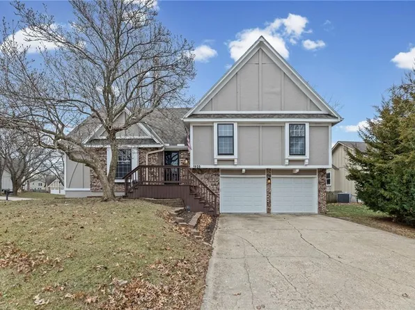 1925 E 153rd Ter, Olathe, KS 66062