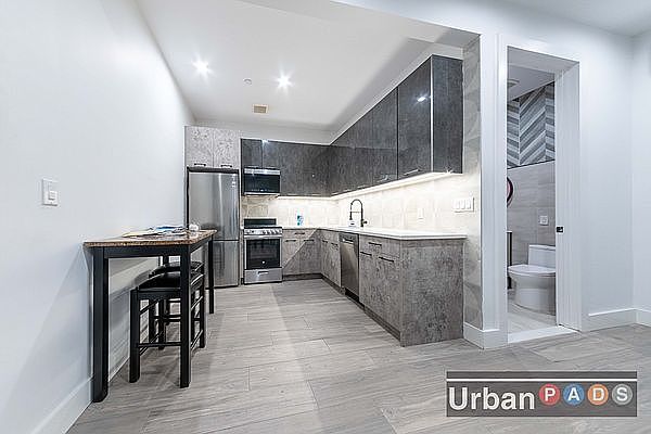 1st image of 1272 Pacific St #4B