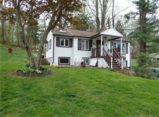 39 Ridgewood Rd, Colchester, CT 06415