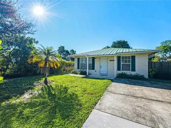 862 99th AVE N, NAPLES, FL 34108