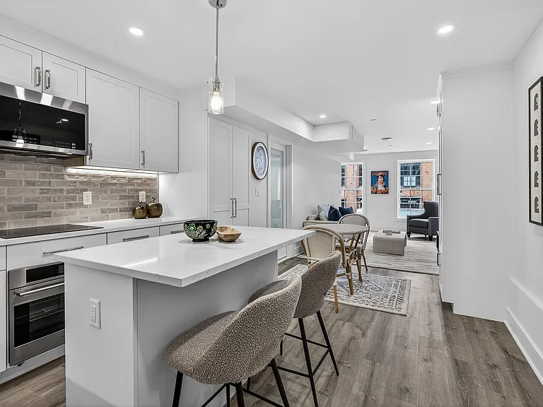 149 Charles St #4 — Photo 1