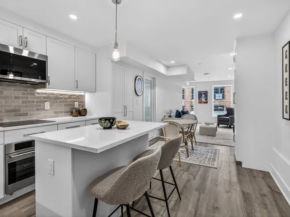 149 Charles St, Boston, MA