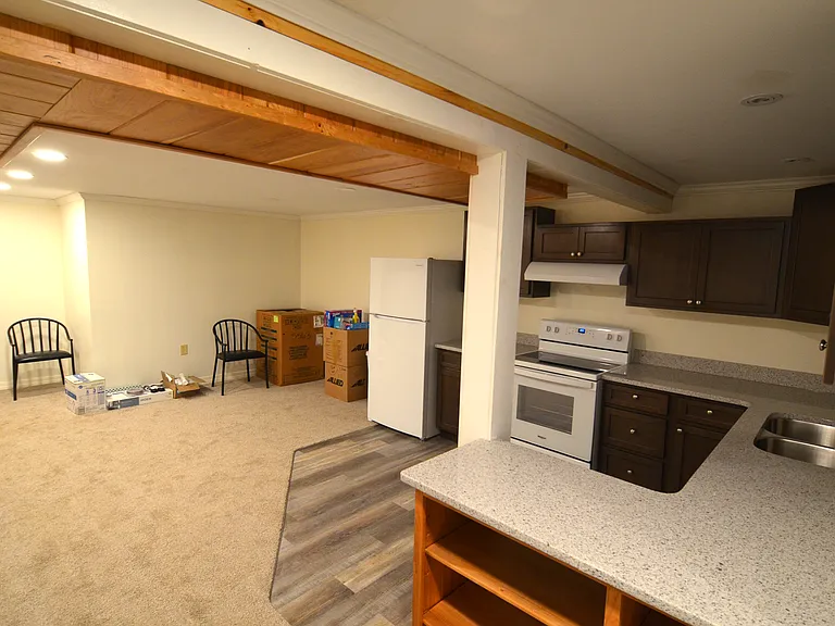 52 Carol Ln #B — Photo 4