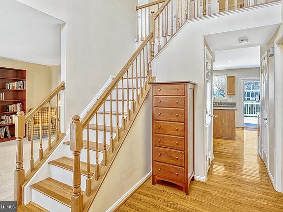 2nd image of 2822 Bixley Hill Ct