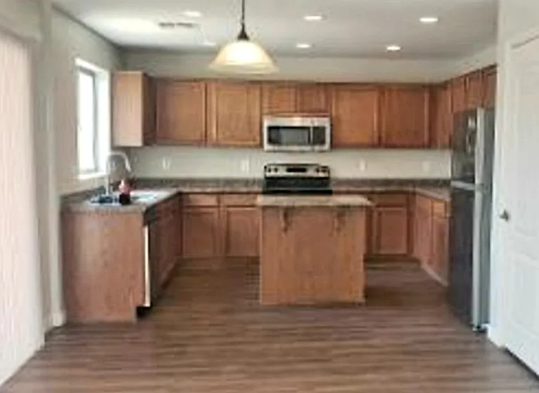 25045 W Illini St — Photo 9